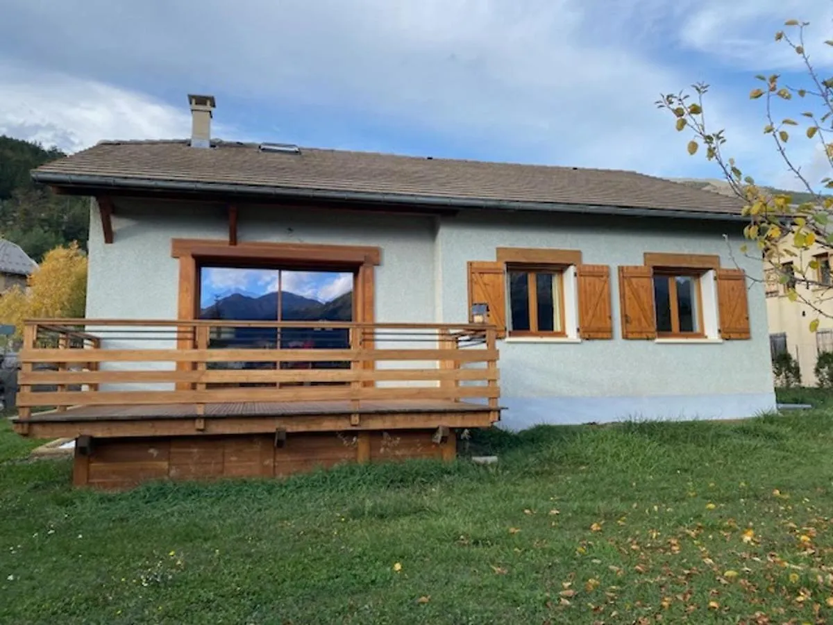 Maison Calme Avec Terrasse, Garage Et Barbecue - Fr-1-165A-91 Saint-Pons  Holiday home Saint-Pons (Alpes-de-Haute-Provence)